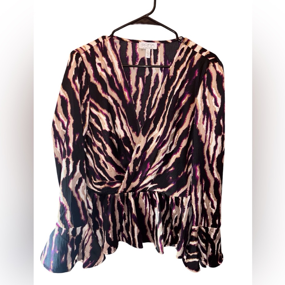 NWOT BLOUSE BY SOFIA BY SOFIA VERGARA